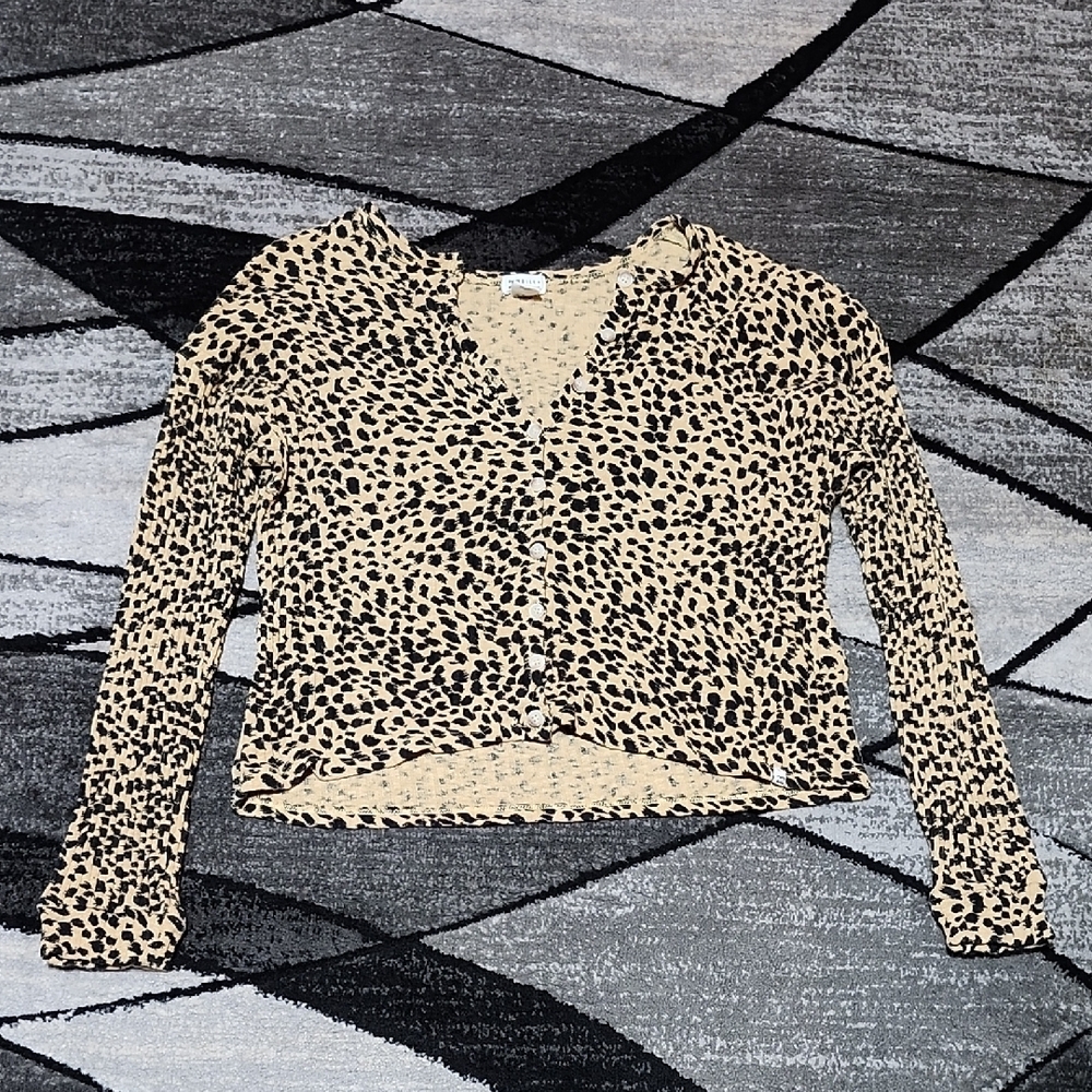 BILLABONG LEOPARD PRINT RIBBED BUTTON-DOWN CROP LONG-SLEEVE TOP